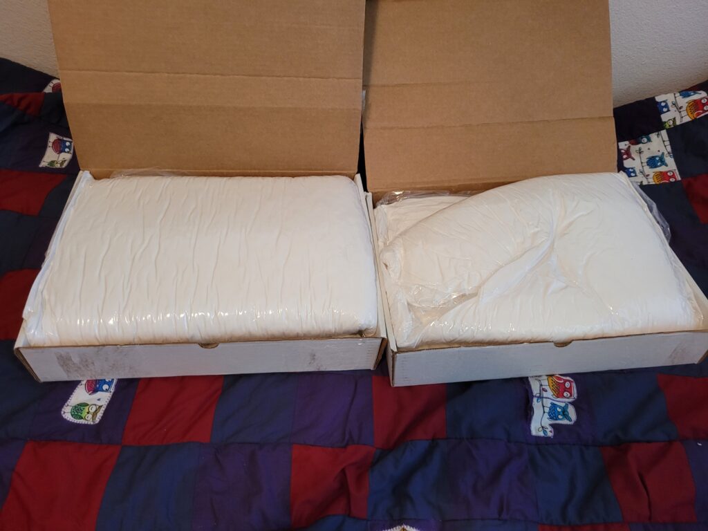 2 - Chiari Pillows Box Opened.jpg_1696446566